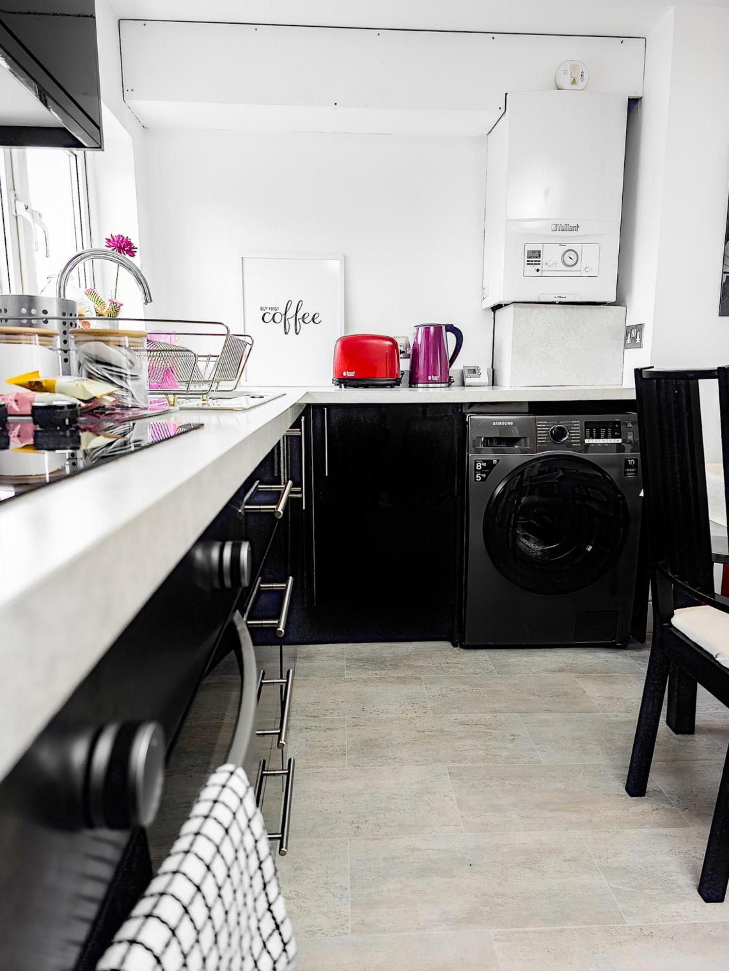 Charming London Home, Opp Arnos Grove Underground Station, Parking New Southgate Exteriér fotografie